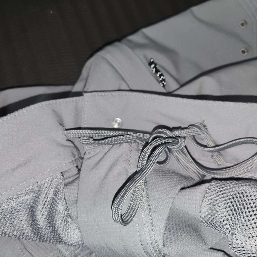 Magellan Outdoors Light Gray Cargo Shorts